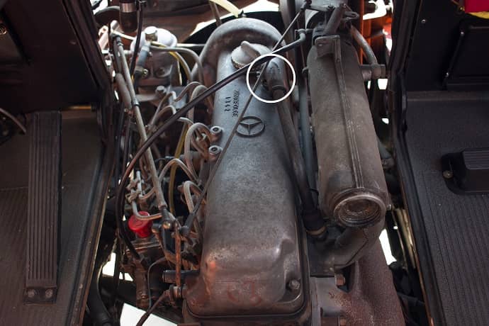 Mercedes Benz 407 D Düdo Ventile einstellen Anleitung - Ventildeckel abschrauben