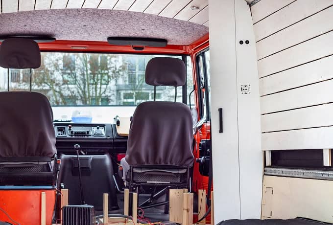 wohnmobil winterfest machen innenraum schränke offen lassen verkleidung düdo innenverkleidung wintertauglich machen